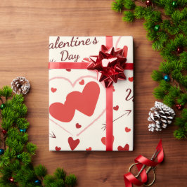 Regalo corazones en papel de envoltura de arte rojo y bla