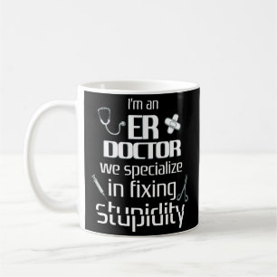 Regalo divertido de la taza de café del médico d