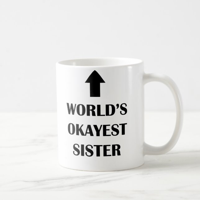 Regalo divertido de la taza más okayest de la (Derecha)