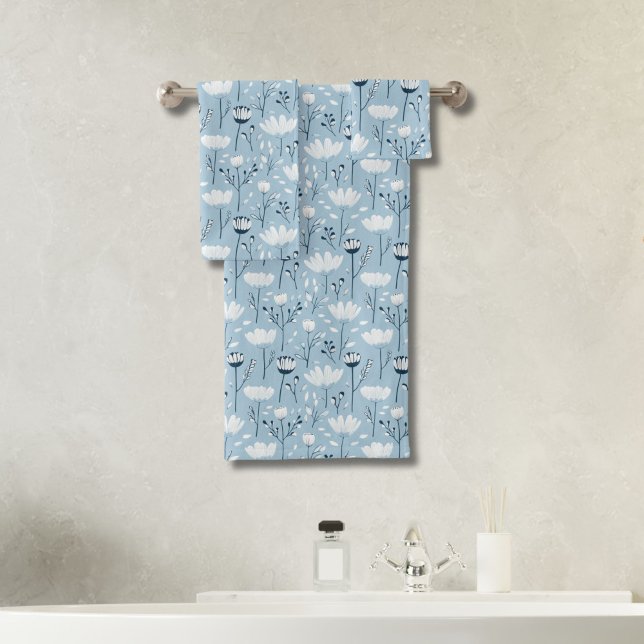 Regalo floral de acuarela azul claro y blanco de l (Light Blue, White Watercolor Florals Bath Towel Set. Hand towel, wash cloth, bath towel)