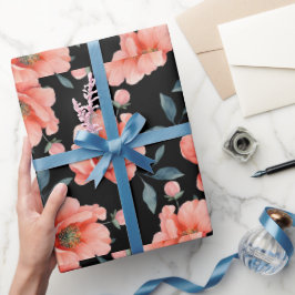 Regalo Flores sobre papel de envolver negro
