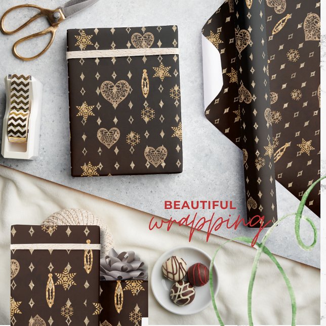 Regalo Las estrellas del oro en papel envuelto de cumplea (Gold Hearts Stars on Black Birthday Wrapping Paper)