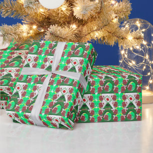 Regalo Navidades envolviendo fútbol de papel