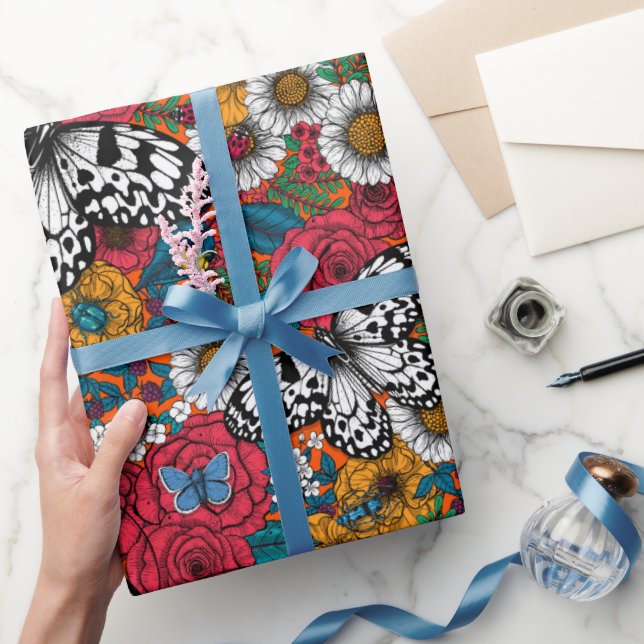 Regalo Papel colorido de envoltura en el jardín (Regalar)