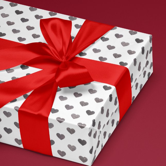 Regalo Papel de envolvimiento con estampado en el corazón (small silver hearts with a faux glitter texture on white gift wrap for Valentine's Day gifting)