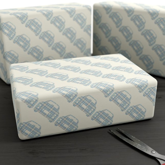 Regalo Papel de envolvimiento para coches de juguete de T (Cute Scottish tartan cars on this wrapping paper)