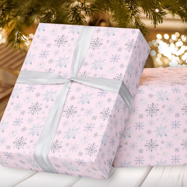 Regalo Papel envuelto de Navidades rosados copos de nieve (Winter Snowflakes Pink Christmas Wrapping Paper)