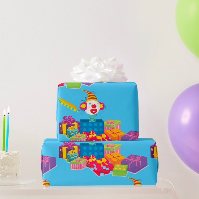 Regalo Payaso De Juguete En Una Caja De Papel Envuelto (Subido por el creador)