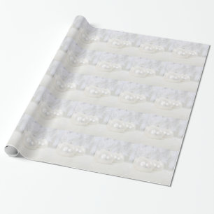 Regalo Pelotas de Navidades blancos en papel de fondo sob