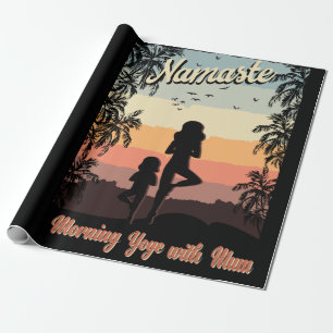 Regalo yoga matutino con papel envolvente de mamá