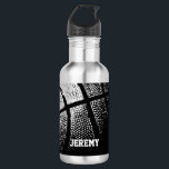 Regalos de baloncesto Botellas de agua deportivas<br><div class="desc">Botella de agua deportiva de baloncesto | Arena el color metálico de acero con imagen vintage. Idea de regalo deportivo para entrenadores, jugadores, compañeros de equipo y deportistas. Diseño moderno con nombre personalizado, cita graciosa, lema o monograma. Crea tu propio regalo monogramado único. Adecuado para hombres, mujeres y niños/niños. El...</div>