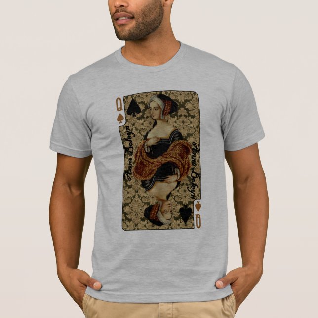 Reina de la camisa de las espadas (Anverso)