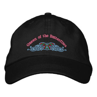 Reina de la gorra bordada de mariposas