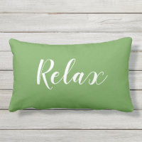 Relájese en la almohada lumbar