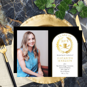 Relieve metalizado dorado de Invitación de posgrad