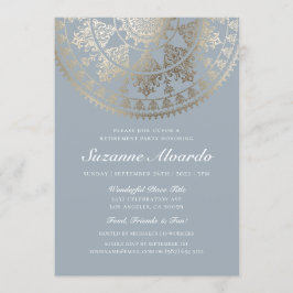 Relieve metalizado dorado de las invitaciones del