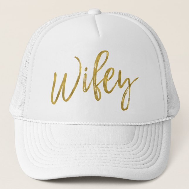 Relieve metalizado dorado Wifey y sombrero de cami (Anverso)