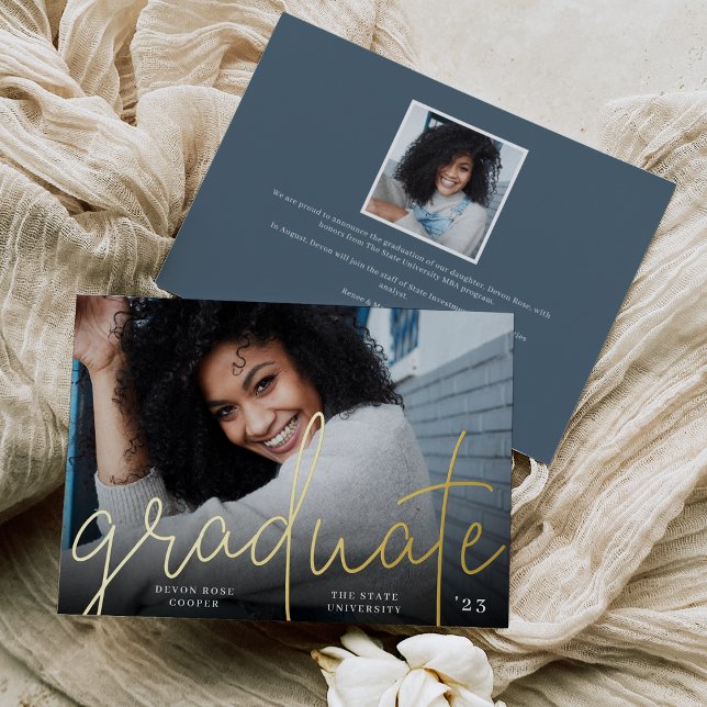 Relieve metalizado esbozado l Invitación de gradua (Subido por el creador)