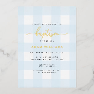 Relieve Metalizado Invitación de bautizo con gingham azul y foil dora