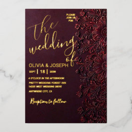 Relieve Metalizado Invitación de boda con superposición floral granat