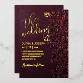 Relieve Metalizado Invitación de boda con superposición floral granat