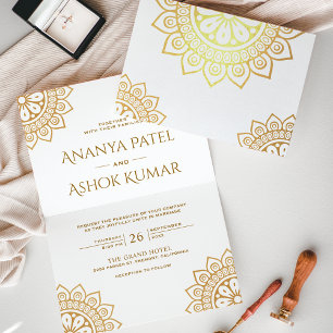 Relieve Metalizado Tarjeta de oro con foil blanco étnico Mandala Boda