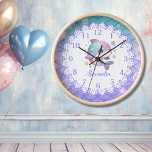 Reloj Acuarela personalizada bajo el mar<br><div class="desc">Añada un toque de magia submarina a su decoración con nuestra "acuarela personalizada bajo el reloj marino". Sumérjase en el mundo caprichoso del océano con este encantador reloj, con deliciosos ilustraciones acuáticos de vida marina y fascinantes escenas submarinas. Desde delfines lúdicos hasta coloridos arrecifes de coral, cada elemento capta la...</div>