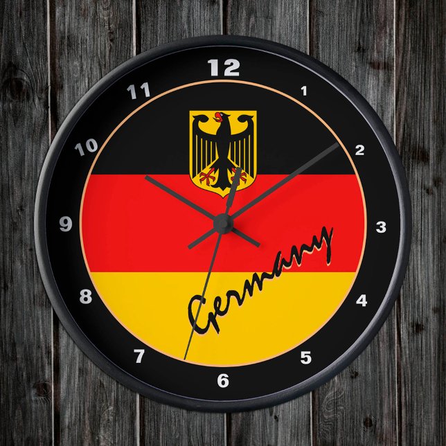 Reloj alemán, diseño de casa moderno, bandera alem (Subido por el creador)