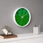Reloj Art Deco Crown Design Green<br><div class="desc">Diseño deco de arte de reloj de pared que puedes personalizar con cualquier texto que elijas. Si necesita ayuda para personalizar,  póngase en contacto con nosotros a través del enlace de esta página. Reloj Art Decco</div>