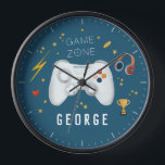 Reloj Boys Guay Video Game Controller Niños Gaming<br><div class="desc">Este diseño de reloj de niños y adolescentes de personalizado azul fresco presenta un diseño de videojuegos azul personalizado, con un controlador, auriculares, monedas de juego, corazón de salud, perno de iluminación, ‘zona de juego’, estrellas y trofeo. También hay espacio para que añadas el nombre de tus hijos en un...</div>