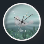 Reloj Chicas cortan azul bajo el mar Seal Kids<br><div class="desc">Este bonito diseño de reloj infantil incluye un ilustracion de focas oceánicas con peces, algas y un fondo de olas azules. También hay espacio disponible las 24 horas para añadirle su propia personalización: un nombre en una tipografía caprichosa. El azul verde azulado perfecto bajo el mar para cualquier niño o...</div>