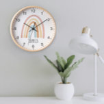 Reloj Chicas cortan el arcoiris y el nombre de la acuare<br><div class="desc">Este lindo reloj para niños boho cuenta con un arco iris de color neutro y puede ser personalizado con el nombre de sus chicas. Con números claros y fácilmente legibles, este 'primer' reloj es genial para un niño o un niño recién empezando a aprender el tiempo. ¡El diseño de arcoiris...</div>