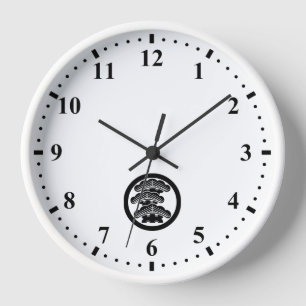 Reloj Círculo con Matsu de tres pisos izquierdo