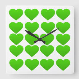 reloj con corazones verdes