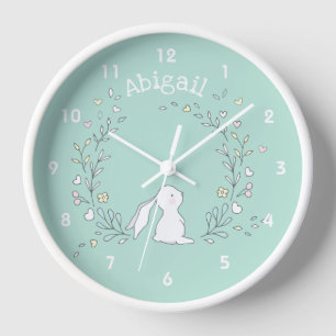 Reloj Conejito lindo en una guirnalda, guardería verde d