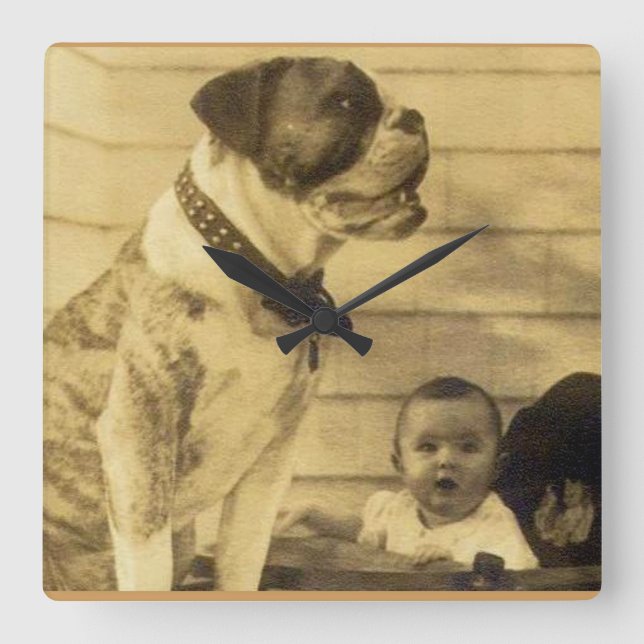 Reloj Cuadrado 1920s pitbull guards baby (Anverso)