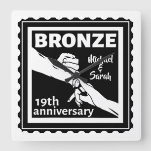 Reloj Cuadrado 19.º aniversario boda de mano