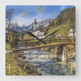 Reloj Cuadrado 1 Iglesia de Pedro 5:7 cerca de la montaña