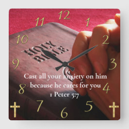Reloj Cuadrado 1 Pedro 5:7 Biblia santa con manos
