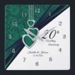 Reloj Cuadrado 20.º aniversario de Boda Esmeralda Keepsake<br><div class="desc">🥇 DISEÑO ORIGINAL DE ARTE DE DERECHOS DE AUTOR DE Donna Siegrist SÓLO DISPONIBLE EN ZAZZLE! Un hermoso Reloj verde esmeralda que está listo para su personalización. Un Boda perfecto en honor al aniversario o un regalo único a alguien con muchos años de servicio a su empresa/negocio para que se...</div>