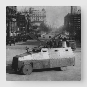 Reloj Cuadrado 27 de marzo de 1917:  La escuadrilla del vehículo