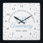 Reloj Cuadrado 60° Aniversario del amor Corazones Confetti<br><div class="desc">Con un delicado corazón confetti. Personalice con su información especial sobre el aniversario de los diamantes en la tipografía de la moda. Diseñado por Thisisnotme©</div>