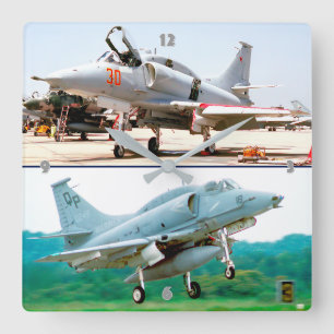 RELOJ CUADRADO A-4 SKYHAWK