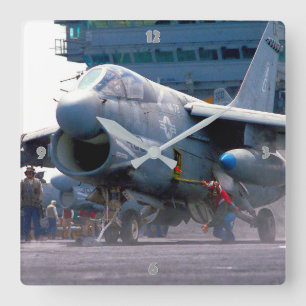 RELOJ CUADRADO A-7 CORSAIR II