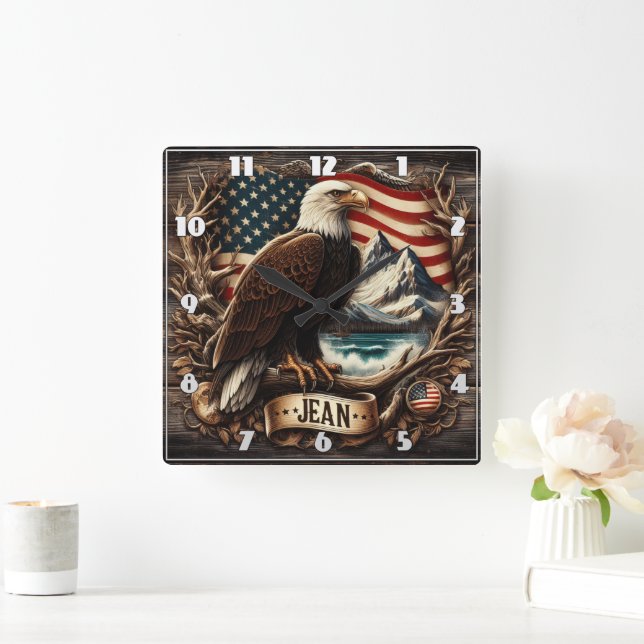 Reloj Cuadrado Águila Americana con montañas y fondo de bandera (Hogar)