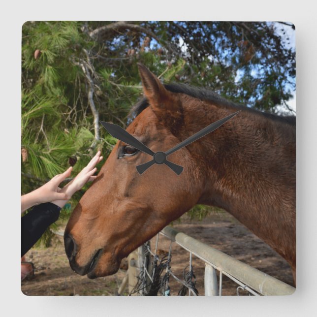Reloj Cuadrado Amando Un Caballo Marrón Grande, (Anverso)