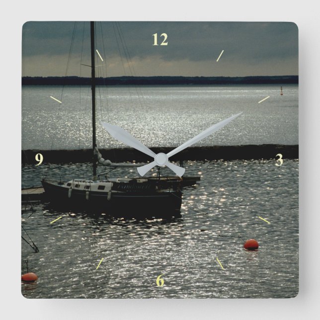 Reloj Cuadrado Amanecer sobre Helsinki (Anverso)