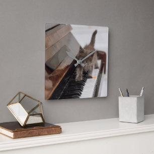 Reloj Cuadrado Animales de bebé más afectados   Gatito en piano