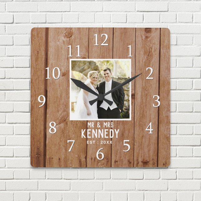 Reloj Cuadrado Aniversario de foto Boda único de la madera person (Unique Wedding Photo Anniversary Wood Personalized Square Wall Clock)