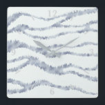 Reloj Cuadrado Arte de rayado de zebra gris oscuro<br><div class="desc">Reloj cuadrado de pared, decoración de arte en la pared y decoración decorativa del hogar accesorios impresos con diseño de arte de rayas de zebra gris nubosa y colección de productos selectos de TheFabricSeal en Zazzle.com #ZazzleMade con una paleta de tonos de color de luz pálida a gris oscuro más...</div>